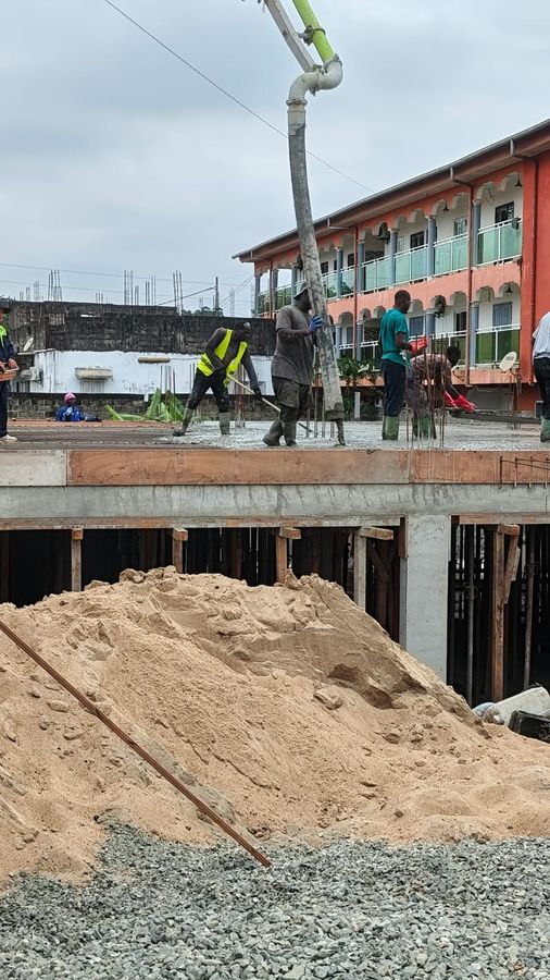 Béton pompé en hauteur — chantier LCC