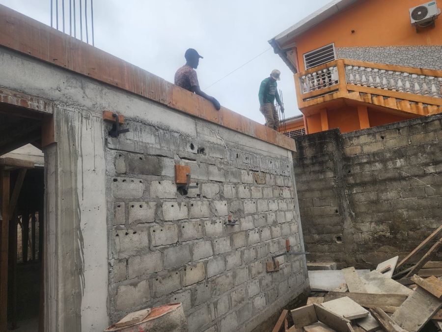 Élévation en maçonnerie d'agglos — chantier LCC